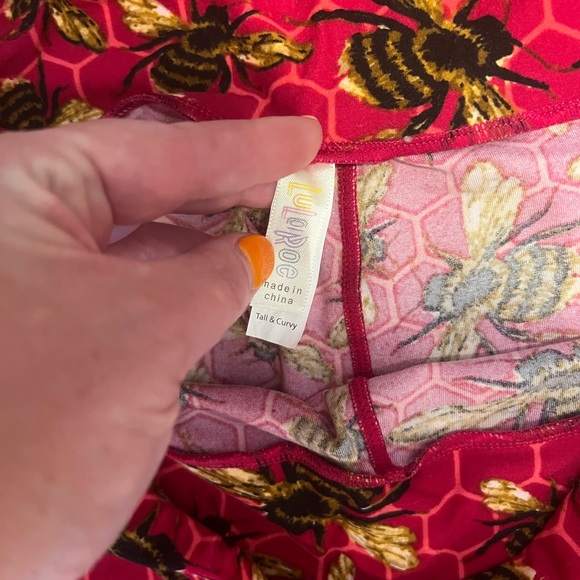 Lularoe TC Pink Bee Leggings - Picture 5 of 5
